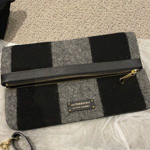Burberry clutch